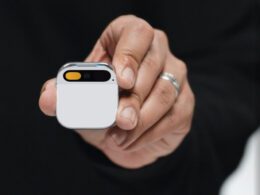 Humane AI Pin by Ged Carroll, CC BY 2.0
